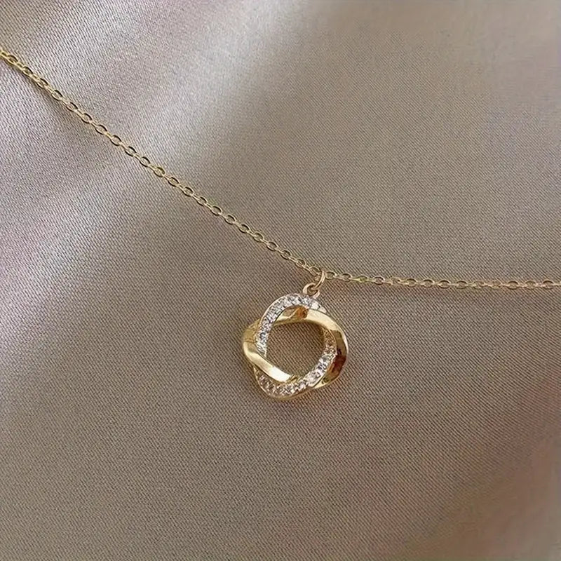 Elegant Simple Circle Pendant Necklace